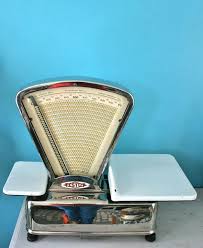 le comble alors de la modernite et de la precision la balance chromee du boucher ou du charcutier souvenirs d enfance enfance objets vintage
