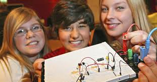 Schlips oder Schraubstock? Zwischen Handwerk und Management //Seite 16