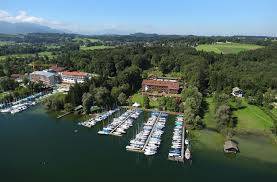 Yachthotel chiemsee ⭐ , germany, prien am chiemsee, harrasser strasse 49: Das Yachthotel Chiemsee Sieht Es Nicht Toll Aus Hotel Luftaufnahme Chiemsee