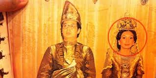 Najib razak family, childhood, life achievements, facts, wiki and bio of 2017. Kisah Sedih Puteri Zainah Isteri Pertama Najib Yang Ramai Tidak Tahu