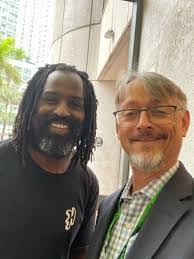 Shannon Elsea's Instagram, Twitter & Facebook