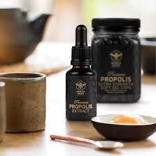 The Antiviral Antibacterial Bee Product Taking The World By Surprise In 2020 Bee Propolis Propolis Honey Bee Pollen