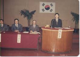 중앙뉴스=김상미 기자 카카오를 창업한 김범수(54) 이사회 의장이 재산 절반 이상 기부의 뜻을 공식 서약했다. Mktpaveixgjblm