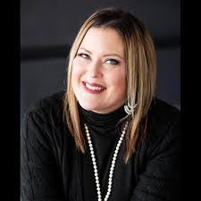 Kasey Hood's Instagram, Twitter & Facebook