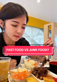 Perbedaan Junk Food dan Fast Food yang Perlu Diketahui
