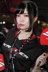 猫沢みさと さん（DXRacer ブース） : Peach Body