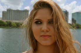 Colleen Evers's Instagram, Twitter & Facebook