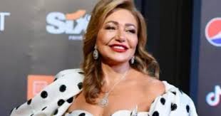 فيلم ماما حامل وفيلم ماما حامل والذي بدأ عرضه في 3 يونيو الحالي، من تأليف لؤي السيد وإخراج محمود كريم، وتظهر فيه ليلى علوى بدور سيدة متزوجة من بيومي فؤاد ولديها ابنان هما حمدى الميرغنى ومحمد. Ø§Ù„ÙŠÙˆÙ… Ø§Ù†Ø·Ù„Ø§Ù‚ ØªØµÙˆÙŠØ± ÙÙŠÙ„Ù… Ù…Ø§Ù…Ø§ Ø­Ø§Ù…Ù„ Ù„Ù€ Ù„ÙŠÙ„Ù‰ Ø¹Ù„ÙˆÙ‰ Ù…Ù† Ø§Ù„Ø´ÙŠØ® Ø²Ø§ÙŠØ¯ Ø§Ù„Ù†Ù‡Ø§Ø±