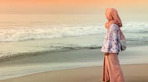 Kangen dan rindu akan muncul ketika kita telah atau sudah lama tidak bertemu dan berjumpa seseorang aku tahu dalam setiap tatapanku, kita terhalang oleh jarak dan waktu, tapi aku yakin kalo nanti kita kamu tau aku rindu padamu, tapi faktanya aku merindukanmu lebih dari yang kamu tau. 25 Kata Kata Rindu Yang Islami Dan Menyentuh Hati 2021 Poskata