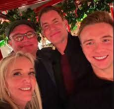 Yes, I was late. 🤦‍♀️ Couldn't find my phone which is not abnormal 😱  Always so much fun