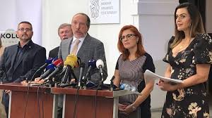 Celá akce přilákala netradičně hnutí se chce zaměřit na volby do poslanecké sněmovny, klaus mladší ale nevyloučil ani účast v. Klaus Predstavil Program Trikolory Je Napsany Tak Aby Mu Rozumela Pani Postmistrova Aktualne Cz