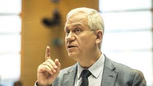 Marek Jurek o programie "Mama 4 plus". W ostrych słowach skrytykował  mężczyzn