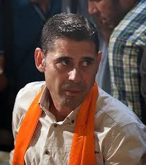 File:Fernando Hierro in Tehran's IKA Airport.jpg
