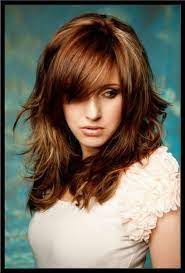 Top frisuren styles für mittellanges haar. Stilvoll Schrager Pony Lange Haare Bild Beste Bob Frisuren Perfektes Haar Langhaarfrisuren Frisuren Lange Haare Stufen Frisuren Mit Schragem Pony