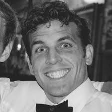 I am happy to share that I have started as a Sales Executive with Vacasa!