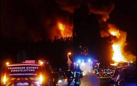 Видео в городе роктон (штат иллинойс, сша) произошел мощный взрыв на химическом заводе chemtool, который производит смазочные материалы. V Germanii Proizoshel Vzryv Na Himicheskom Zavode Korrespondent Net