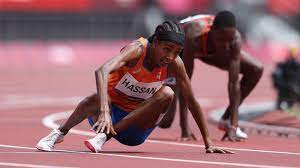 The 1500 metres at the world championships in athletics has been contested by both men and women since the inaugural edition in 1983. Em 7xuxlkmiwpm