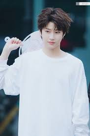 Pin By Zhanel Zhahansha On K Pop Boygroups Boy Idols Boy Groups Beautiful Boys