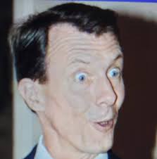 Im in the ARENA. CAN ANYONE EXPLAIN: how are these guys only rated at 300+k  power rating with 3 gold lvl characters and guys at MYTHIC and blue stars 