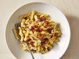 Classic Pasta Carbonara This Simple Classic Carbonara Recipe Is The Perfect Dish When You Need A Special Night Carbonara Pasta Easy Pasta Recipes Easy Pasta