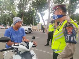 Dalam islam, terdapat beberapa dasar hukum yang harus kita ketahui dan fahami. Polda Ntb Gelar Razia Pengendara Harus Patuhi Protokol Korona Lombok Post