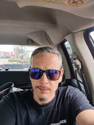 Barber shop in Loris using straight edge?