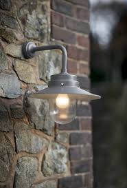 Les pierres constituant les murs étaient recouvertes d'un enduit qu'il a fallu enlever pour les faire apparaître. Plafonniers Appliques Murales Lampe Murale En Acier Inoxydable Murale Eclairage Exterieur Lampe Style Maison De Campagne Exterieur Mural Jardin Terrasse