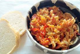 Toate legumele se spala, se curata si se cantaresc, iar in final trebuie sa cantareasca kilogramele de mai sus. Reteta Salata De Cruditati Pentru Iarna