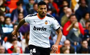 His performances drew attention from european clubs such as arsenal, a.c. Argentino Del Valencia Ezequiel Garay Primer Positivo Por Coronavirus En Laliga Diario Deportivo Mas