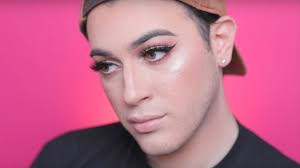 Mannelijke beautyvloggers zijn belangrijke rolmodellen