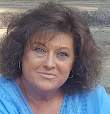 Lisa Riffe's Instagram, Twitter & Facebook