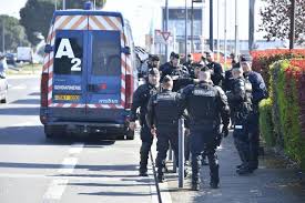 Elle occulte la cohésion qui s'est opérée pacifiquement entre marche verte, marche jaune et marche contre les violences policières. Nantes Apres La Route De Vannes Les Gilets Jaunes De Retour Dans Le Centre Ville Nantes Maville Com
