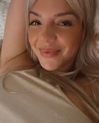 Sarah Talley's Instagram, Twitter & Facebook