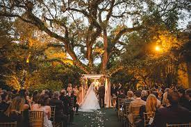 Villa Woodbine Of Coconut Grove Is As Gorgeous As A Florida Garden Wedding Can Get Villa Woodbine Florida Wedding Venues Florida Gardening
