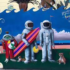 These pages will cover all the common questions you might have if you want to paint an indoor mural, such as Astronauts And Aliens Family On A Wall Near The Beach On Westminster In Venice Ca Venicebeach Venice Veniceart Mural Painting Family Of The Year Mural Art