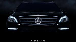 Mercedes Benz Ajoute Une Nouvelle Option A Sa Gamme Un Logo Lumineux A Led Dans La Calandre
