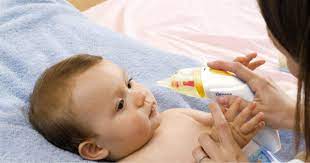 Demikian beberapa cara memijat hidung bayi yang tersumbat yang dapat dengan mudah diterapkan saat bayi sedang mengalami gangguan batuk yang menyebabkan sesak nafas. 6 Cara Rawat Bayi Hidung Tersumbat Zuriat