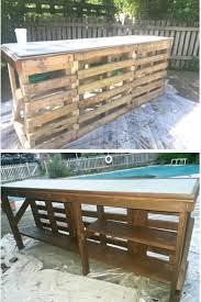 Simple but awesome idea of outdoor tiki bar in garden or backyard. Ldg40trgdt8wmm