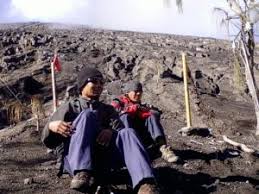 Jika kamu ingin berfoto di objek wisata ranu pane ini bersama dengan sahabat atau keluargamu, kamu mesti tahu beberapa spot menarik yang dapat kamu gunakan untuk menghasilkan. Mount Semeru Tour East Java Paradise Travel