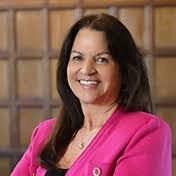 Kim Cline's Instagram, Twitter & Facebook