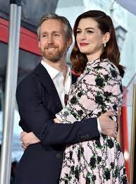 Your source for all the latest news + pictures; Anne Hathaway Announces She S Pregnant With Baby 2 On Instagram