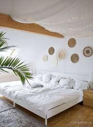 Zeit Fur Boho Ethno Ideen Fur Das Schlafzimmer Und Die Wandgestaltung Mit Dachschrage Und Familienbett Schlafzimmer Dachschrage Wohn Schlafzimmer Wandgestaltung Schlafzimmer