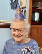 Yvonne Ione “Sis” Longnecker McKenzie (1934-2022)