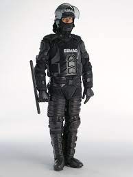 We have tops, pants, lab coats and jackets with comfort quality and durability. Uniforme Escuadron Movil Antidisturbios Esmad Policia Nacional
