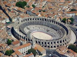 Alain Charles Perrot Vous Fait Decouvrir Les Arenes D Arles Dans L Emission Visites Privees Sur France 2 Le Monument Est Parmi Les Plus Beaux Vestiges Romains