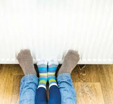 Zur erreichung eines behaglichen wohnklimas müssen wir der wohnung während rund zwei drittel des jahres wärme zuführen. Tipps Fur Richtiges Heizen Und Luften In Mietwohnungen Vonovia