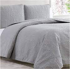 This reversible coverlet is filled with cotton filling and features a soft microfiber face, giving your bed a. Amazon Com Mellanni Bedspread Coverlet Set Light Gray Comforter Bedding Cover Oversized 3 Piece Quilt Set King Cal King Light Gray Home Kitchen
