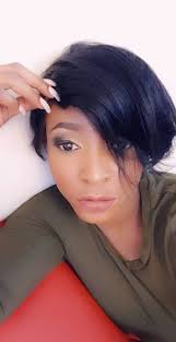 C'est le week-end ... rajoutons un peu plus de couleurs au style! Bisous  là-bas 💋 Max de Love 🧡 Des news soon Restez connectés mes fanas Makeup  par Stéphy Guedou #FanaFanaLady #ModernAmazon #