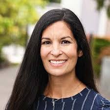 Rachel Fye's Instagram, Twitter & Facebook