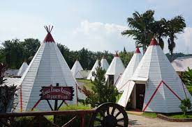 While there are six types of accommodations, ranging from the iconic teepee to. Eagle Ranch Resort Port Dickson Tawar Percutian Ala Koboi